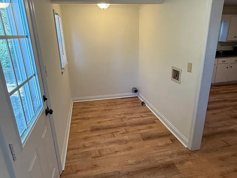 209 Cecil Dr — Photo 6