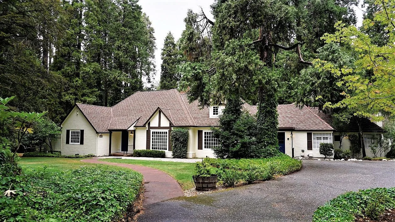 10758 Ridge Rd photo 1