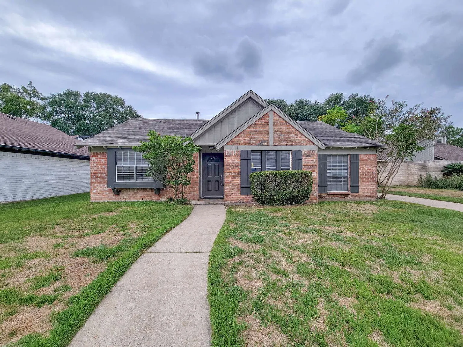 4 bed, 2.0 bath, 1730 sqft, $2,100 — Photo 2