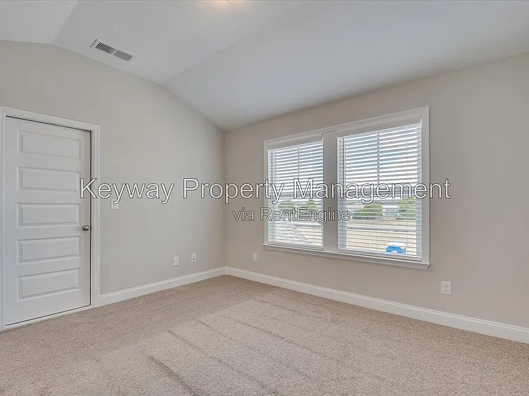 3199 Venetian Dr — Photo 13