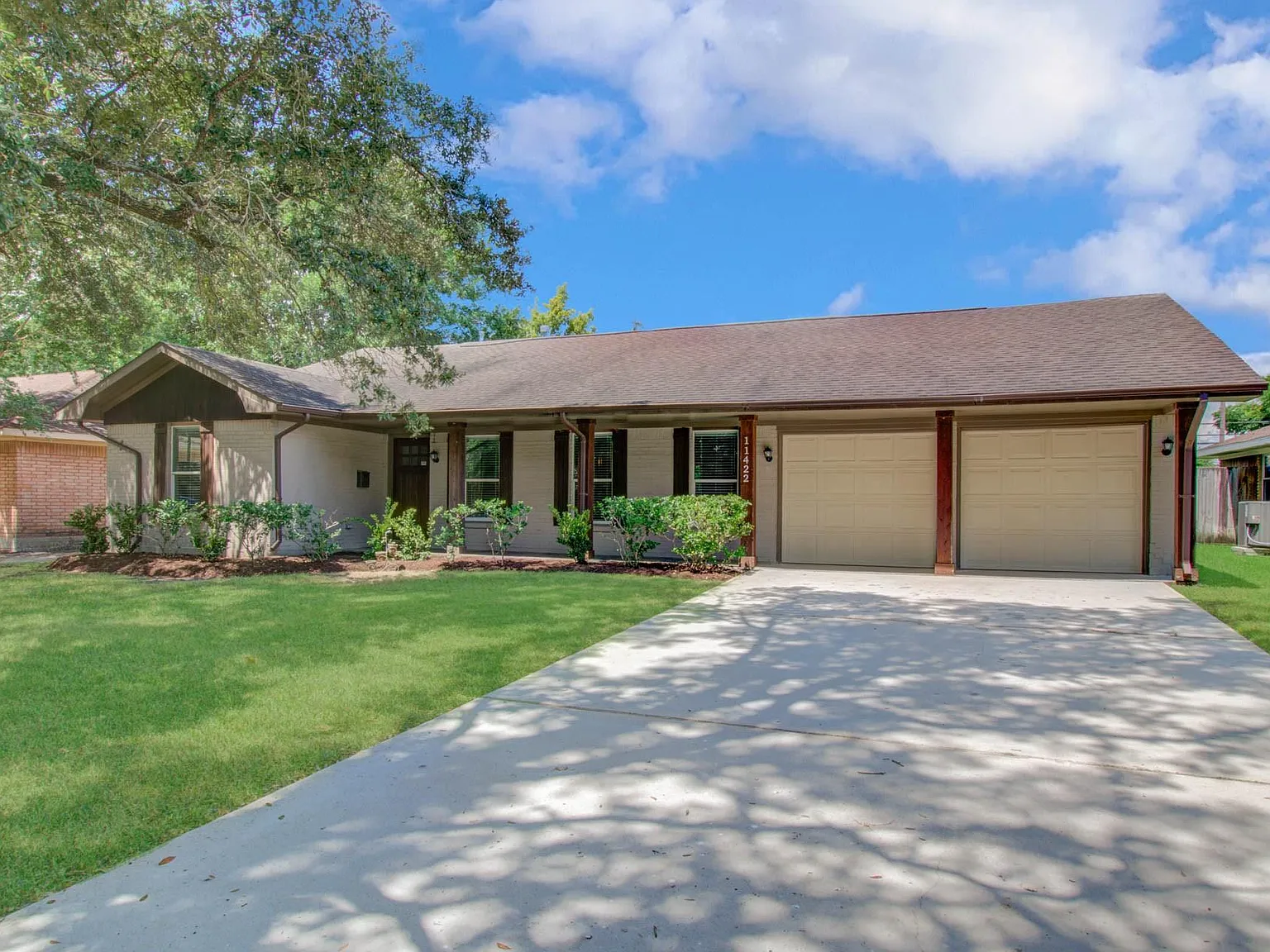 3 bed, 2.0 bath, 1994 sqft, $2,500 — Photo 3