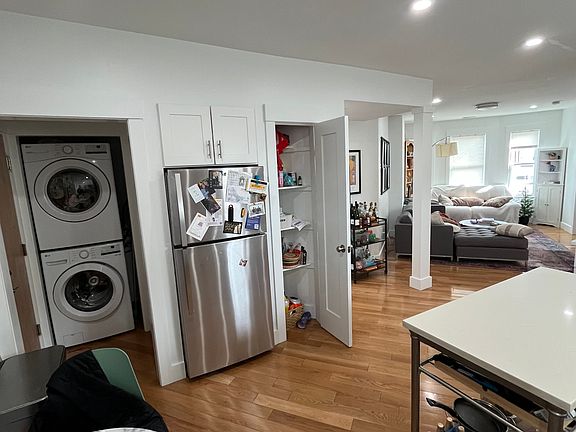 5th image of 406 Columbia St #2A