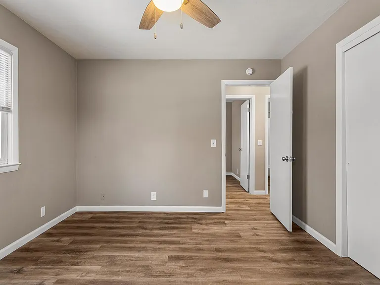 305 N Elizabeth St — Photo 14