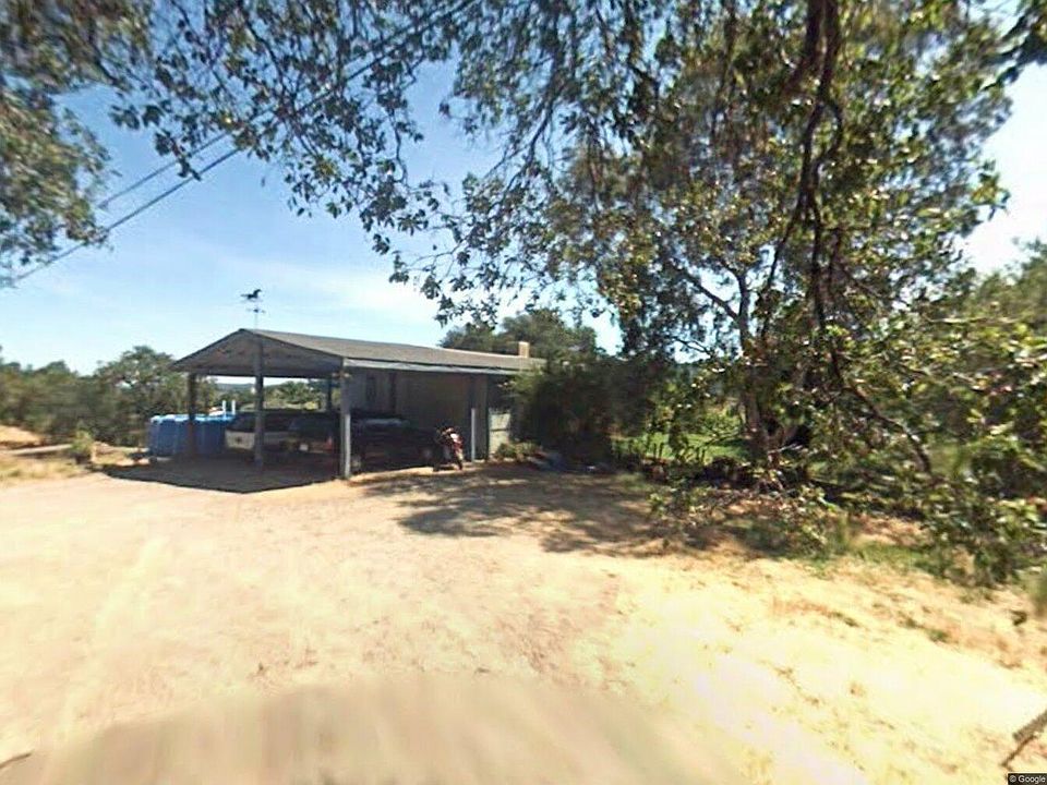 1st image of 221 Live Oak Dr