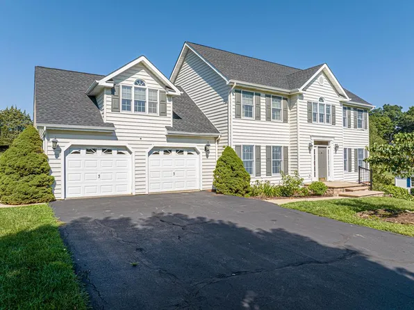 20163 Colony Ln, Bristol, VA 24202