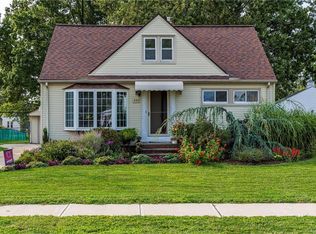 252 Woodmere Dr, Willowick, OH 44095