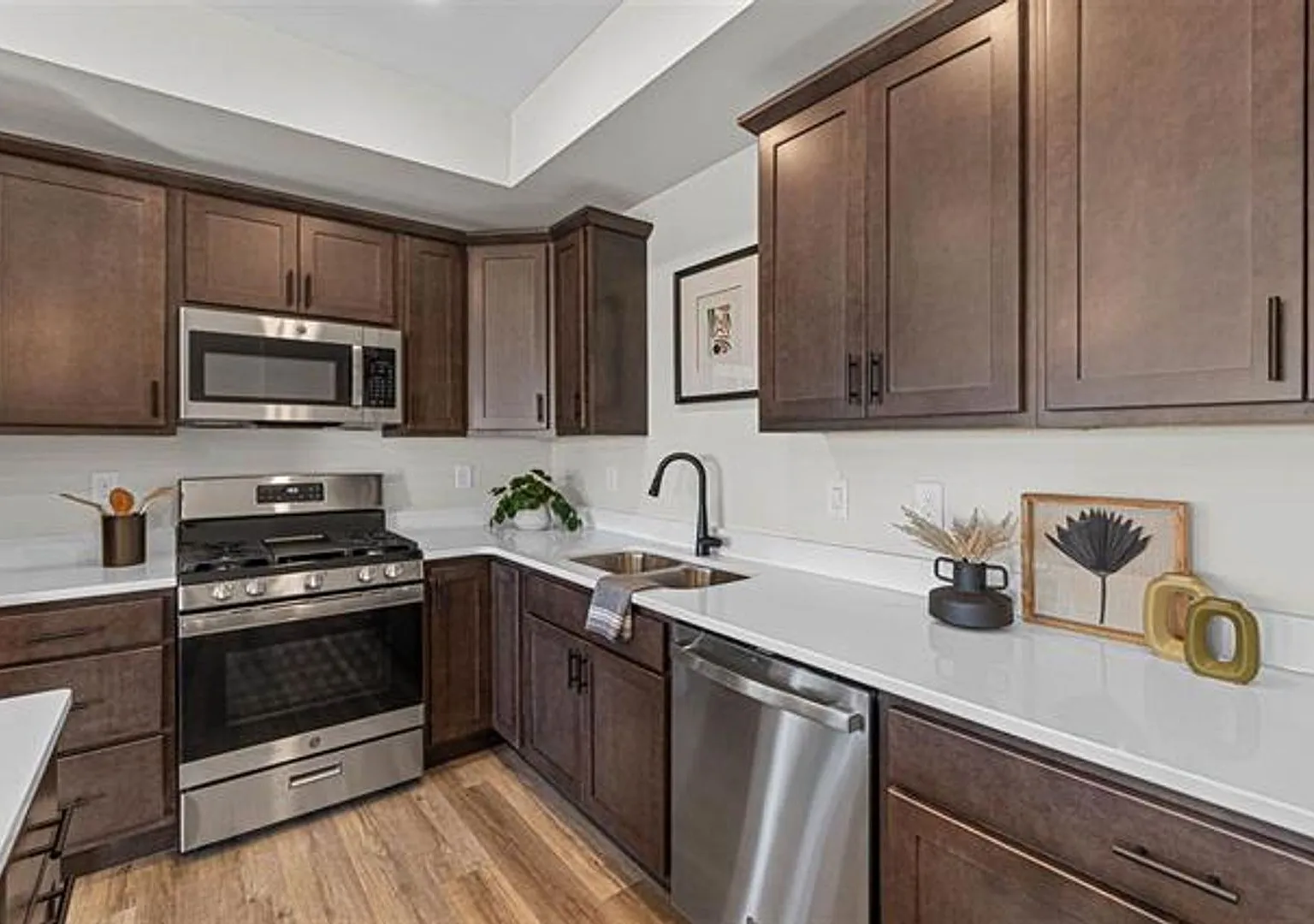 2898 Eastridge Terrace — Photo 4
