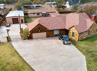 18072 Cindys Ln, Justin, TX 76247