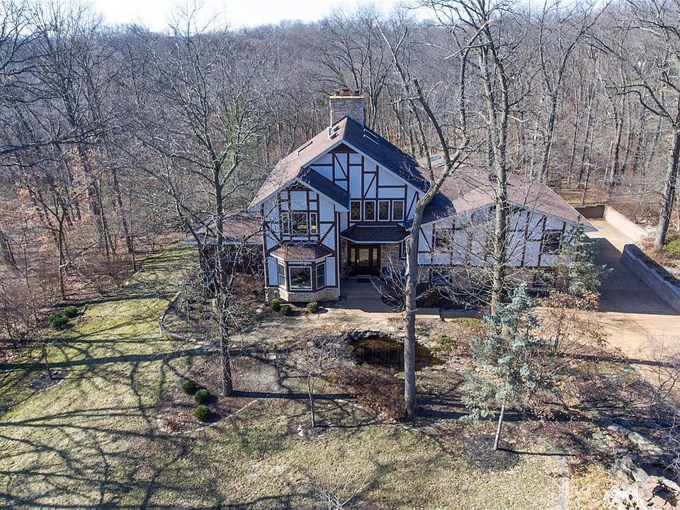 1st image of 11 Roosevelt Dr