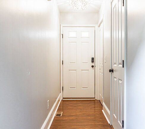 5th image of 555 N Saylor St