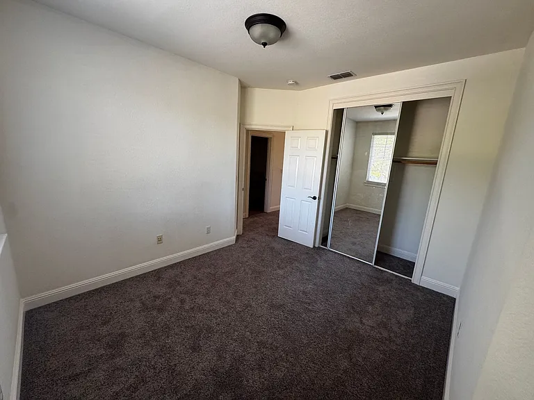 1902 Foster Way — Photo 17