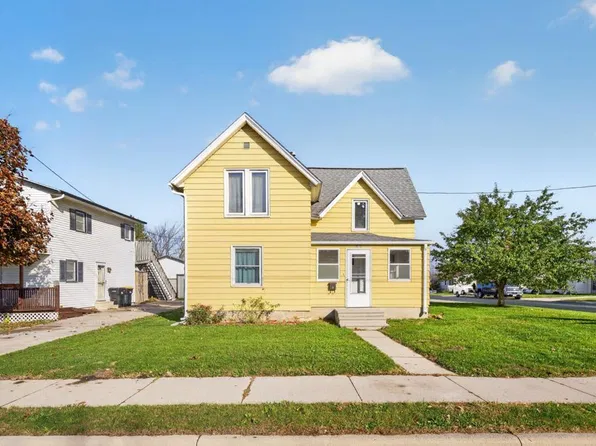 121 6th St NE, Stewartville, MN 55976