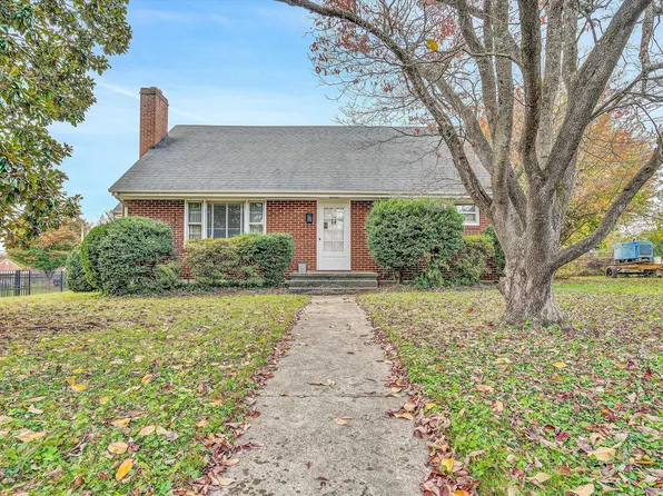 5310 Woodbury St NW, Roanoke, VA 24012