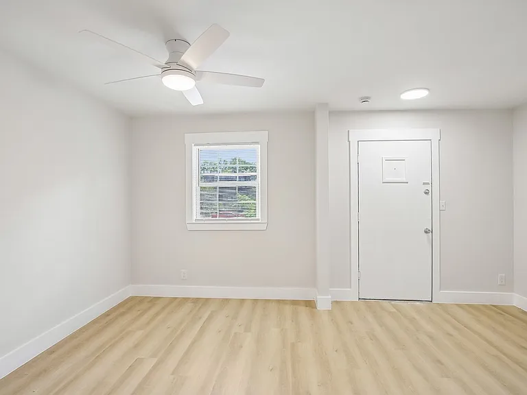 Chateau Apartments - Newly Renovated 1, 2 & 3-Bedrooms at 24th & Hillsboro Village — Photo 44