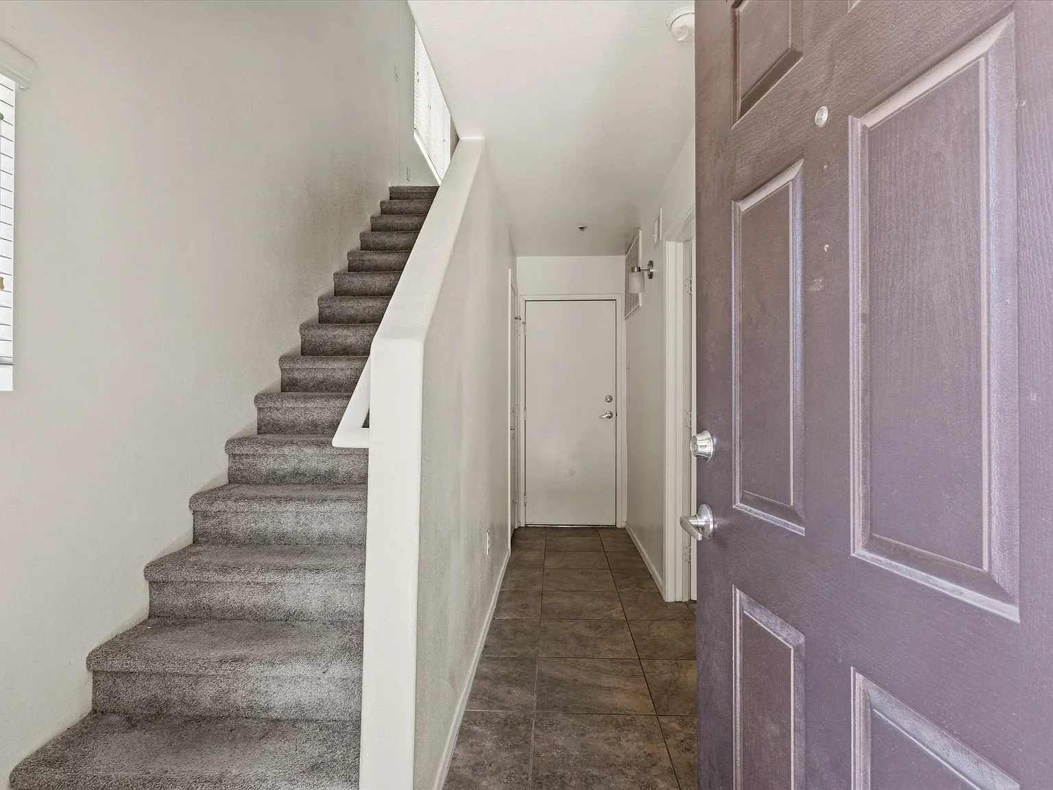 4 bed, 3.5 bath, 1853 sqft, $2,700 — Photo 3