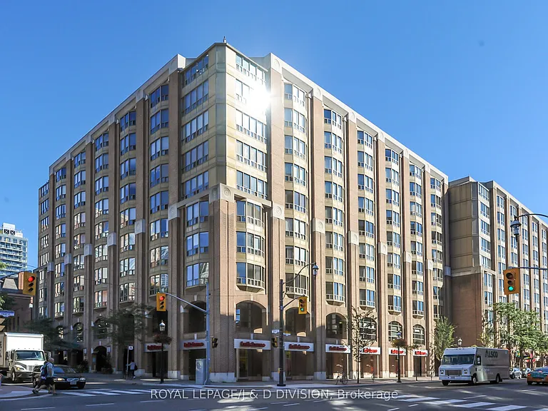25 George St S #405 — Photo 1