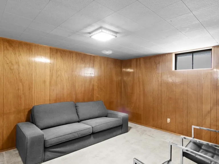 2872 S Imperial St — Photo 19