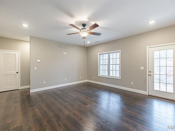4th image of 109 Lanee Ln