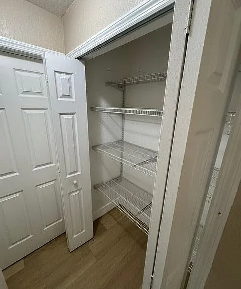310 Greenwich Ct #310 — Photo 8