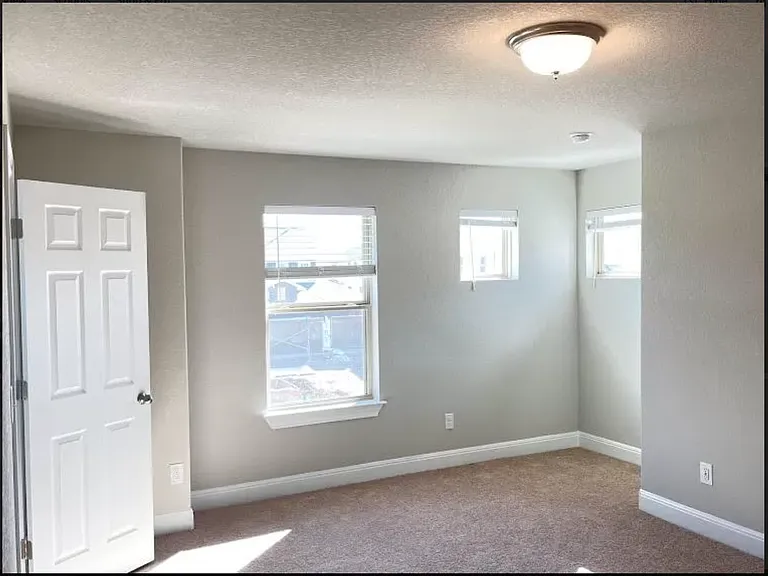 200 Mayney Ln — Photo 10