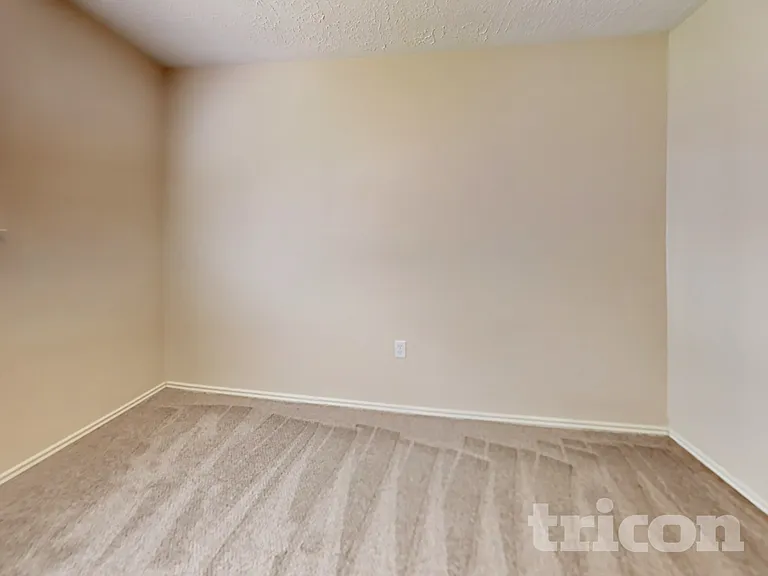24019 Lone Elm Dr — Photo 9