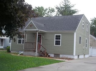 1911 Summit St, Marshalltown, IA 50158
