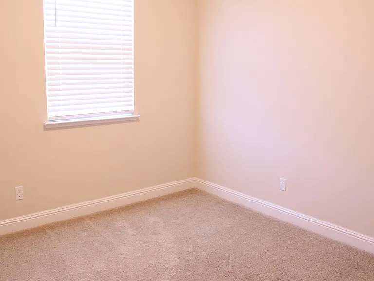 10821 Portico Cir — Photo 13
