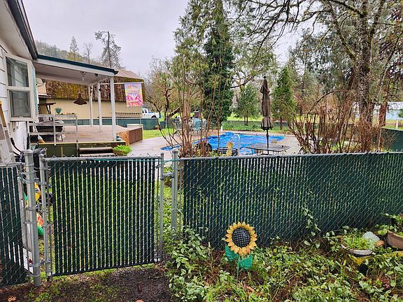 3rd image of 1560 2nd Ave