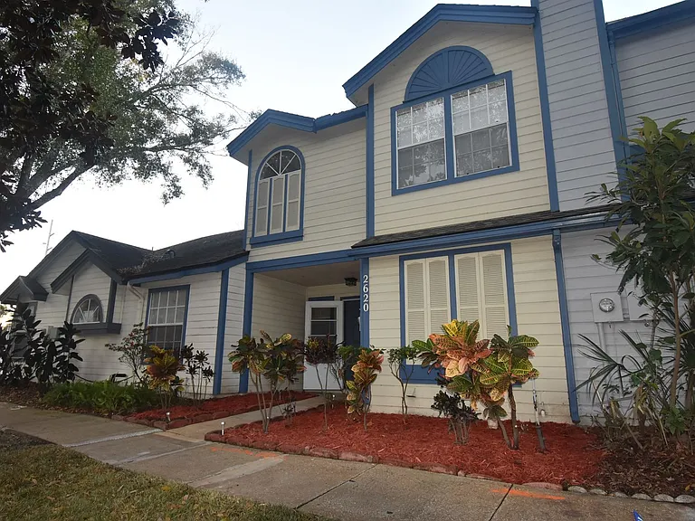 2620 Lancaster Ct — Photo 3