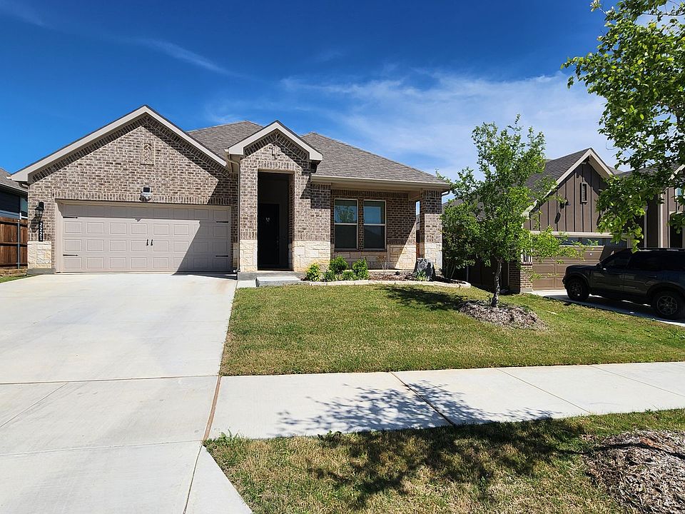 1st image of 2221 Redwing Dr