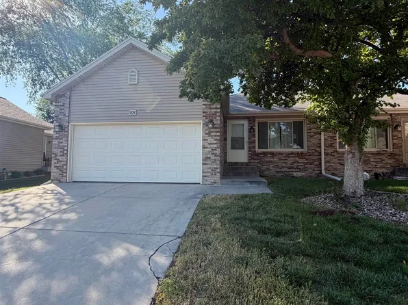 908 Newport Blvd, Lincoln, NE 68521