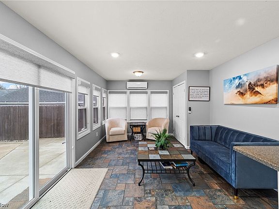 5th image of 2524 Marcia Blvd