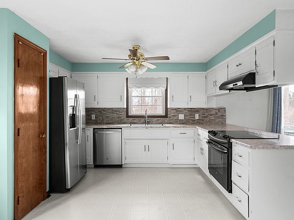 2nd image of 100 E Michelle Ln