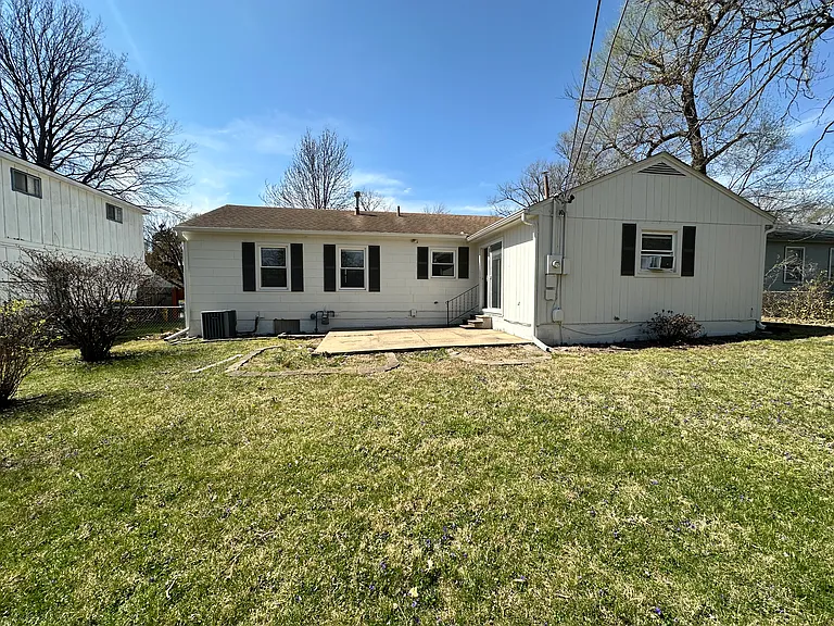 7315 Maple St — Photo 25