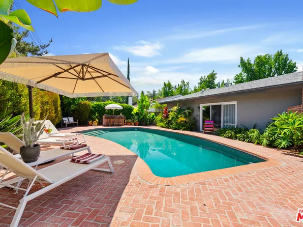 22429 Bessemer St, Woodland Hills, CA 91367