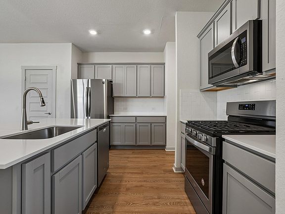 5th image of 10724 Deaton Ln
