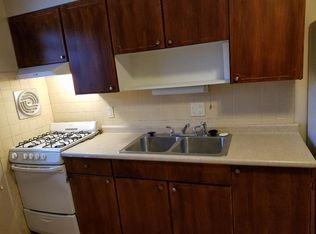 10105 Douglass Ct, Saint Ann, MO 63074