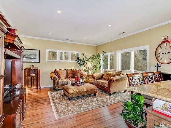 5th image of 4608 E Lake Sammamish Pkwy NE