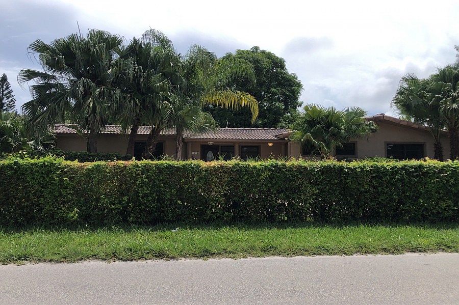 1st image of 1015 S 14th Ave
