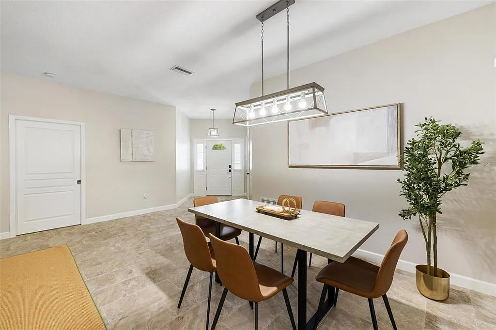 4 bed, 2.0 bath, 1975 sqft, $4,500 — Photo 4