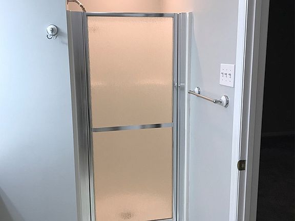 5th image of 103 Matthew Cir