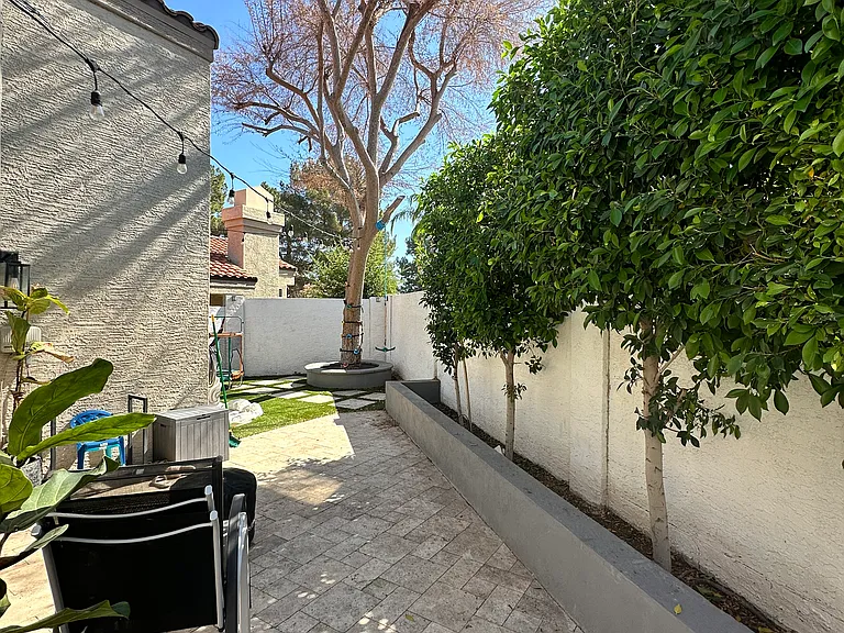 4021 E Altadena Ave — Photo 4