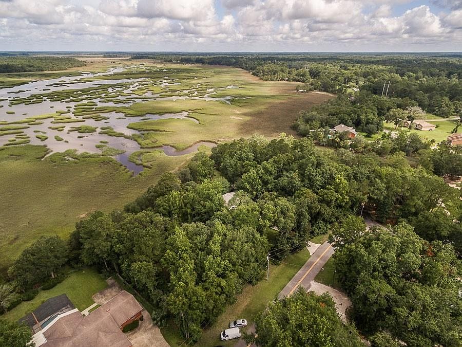 2nd image of 307 River Ridge Rd