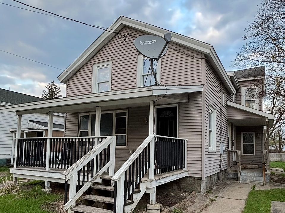 1st image of 28 McIntyre St