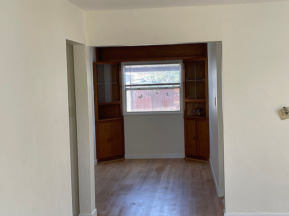 2nd image of 3221 Vancouver Ave