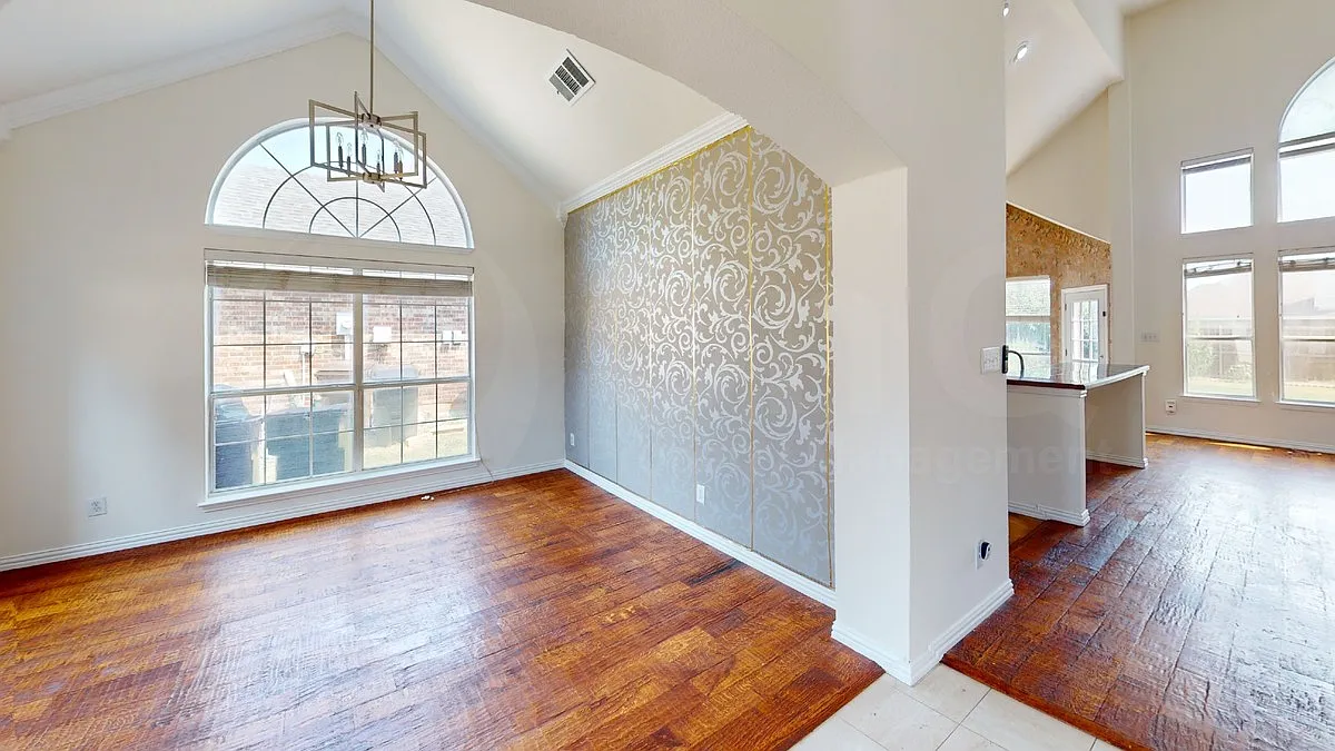 5 bed, 4.0 bath, 3251 sqft, $3,499 — Photo 3