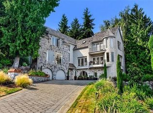 8483 NE Woodland Cove Dr, Kirkland, WA 98034