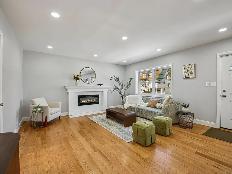 20 Edgar St — Photo 1