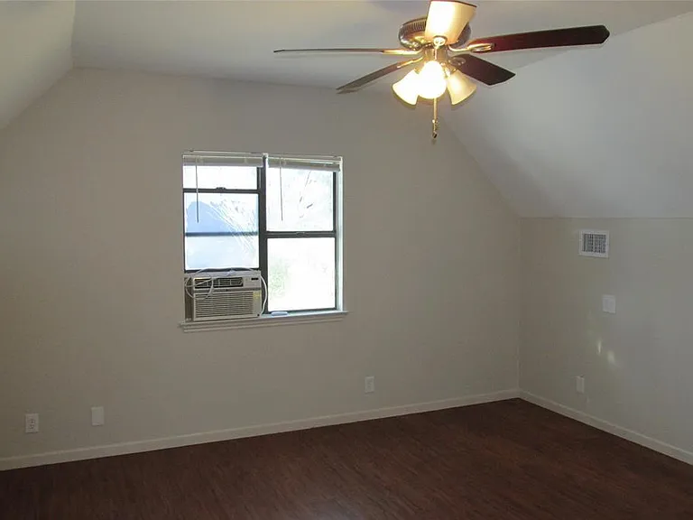 4500 Avenue G #B — Photo 7