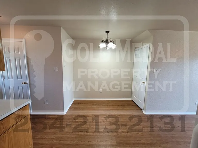 106 Lark St — Photo 4